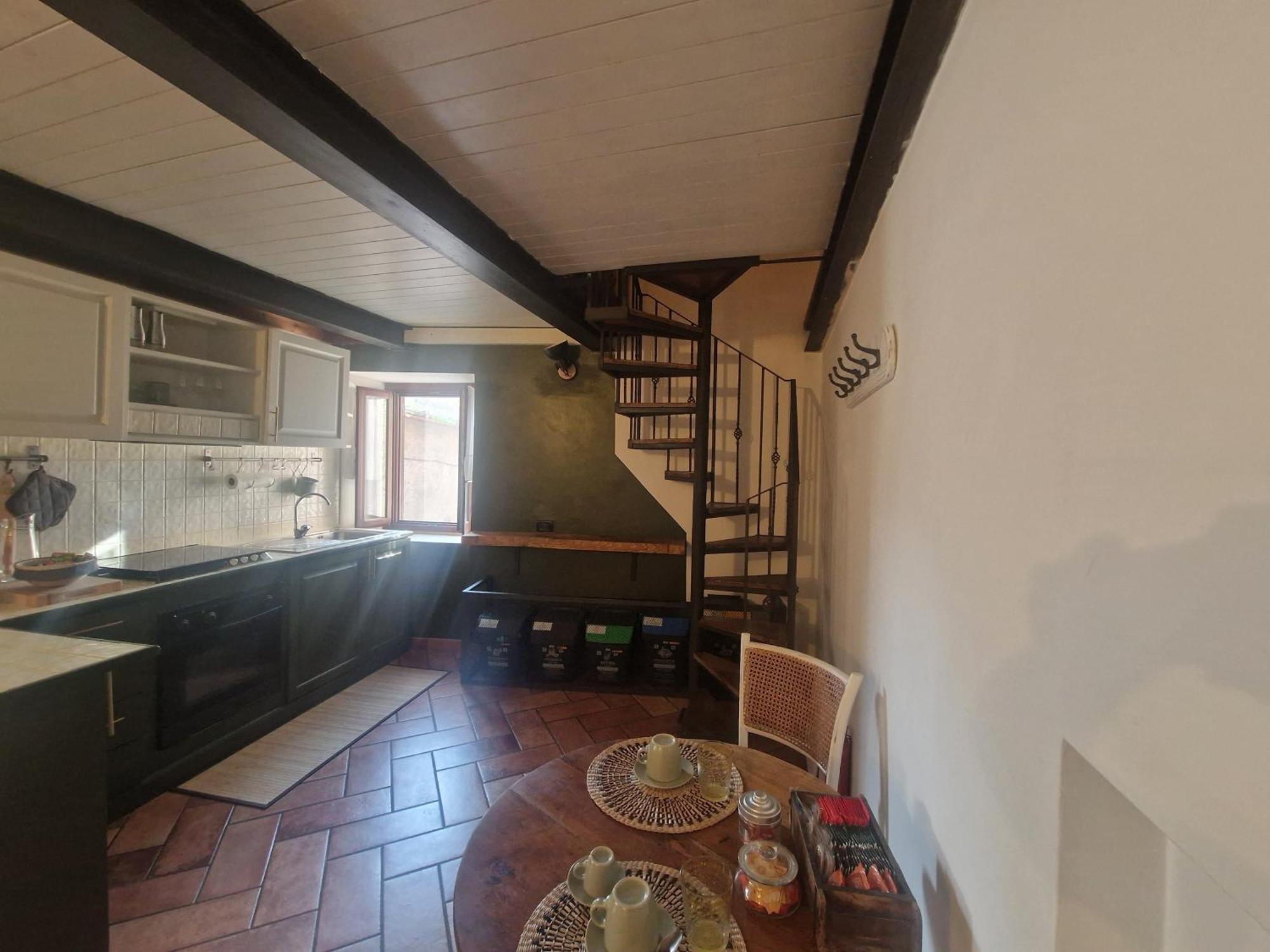 Piazza Duomo Casa Vacanze Sutri Exteriör bild