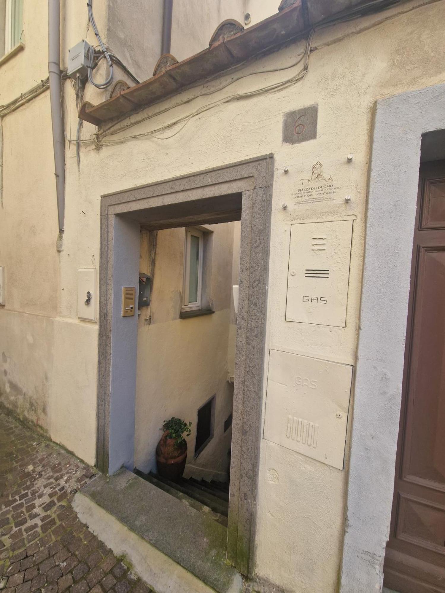 Piazza Duomo Casa Vacanze Sutri Exteriör bild