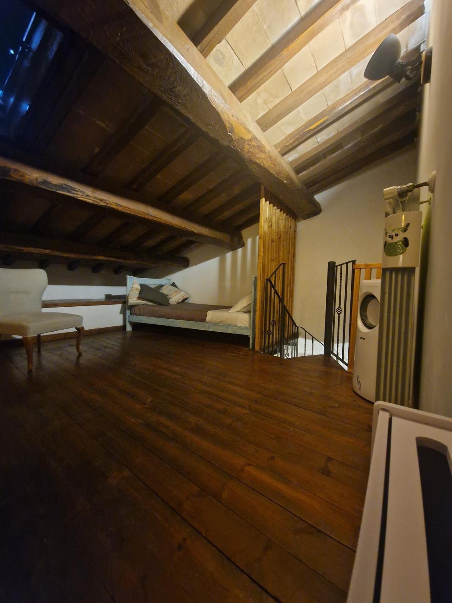 Piazza Duomo Casa Vacanze Sutri Exteriör bild